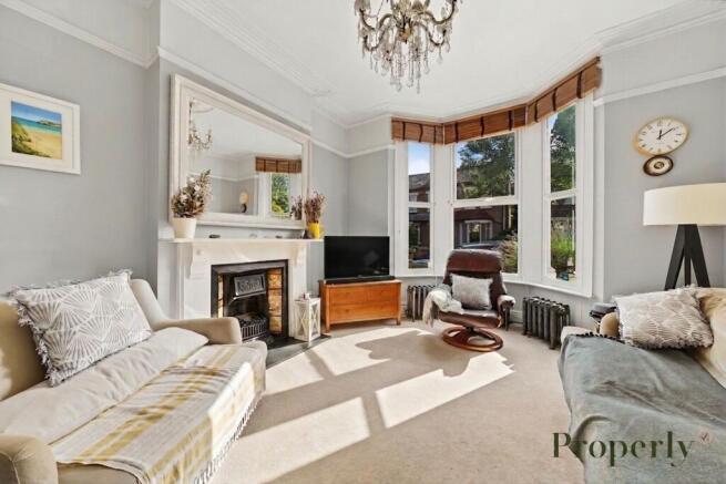 FRONT ROOM