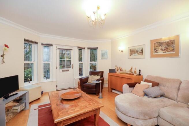 4 bed Town House for sale Image 6