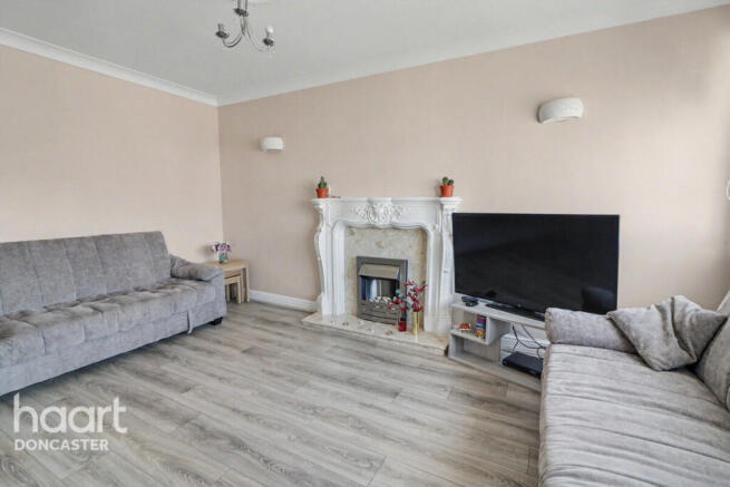 3 bed Semi-Detached for sale Image 5