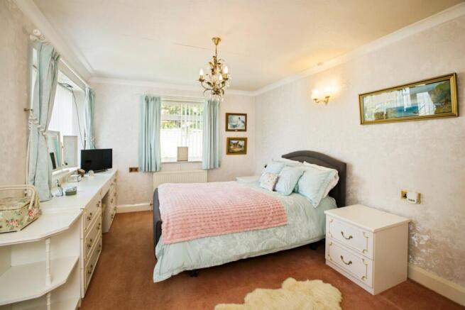 3 bed Detached Bungalow for sale Image 9