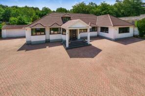 238, London Road, Bagshot GU19 5EZ