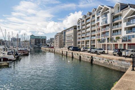 Beaufort House ,Mariners Court, The Barbican, Stunning apartment with harbour and sea views close to City Centre
