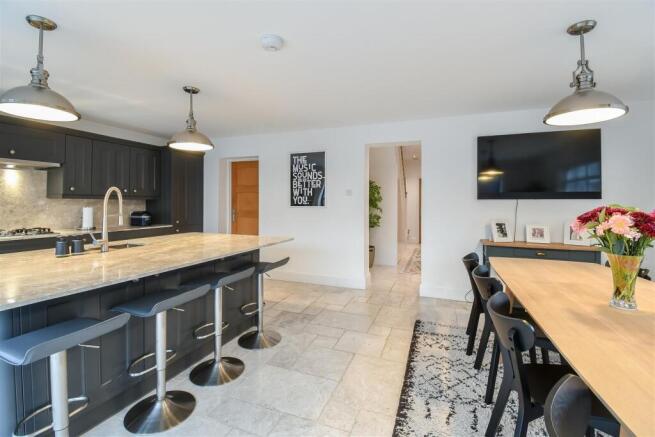 Kitchen / Dining Area