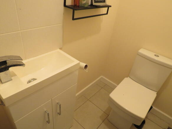Cloakroom/wc