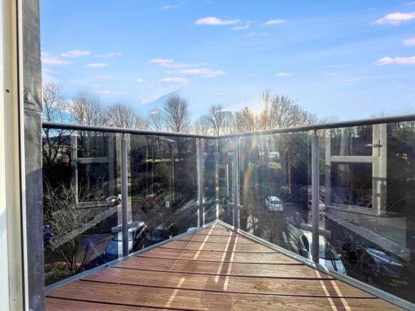 2 bed Apartment for sale Image 5