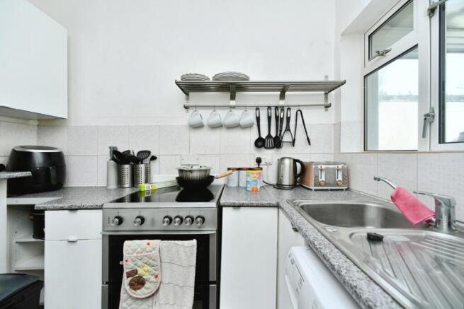 Arlington Gardens, Saltdean, Brighton, East Sussex, BN2 photo 4