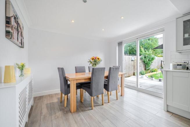5 bed Detached for sale Image 5