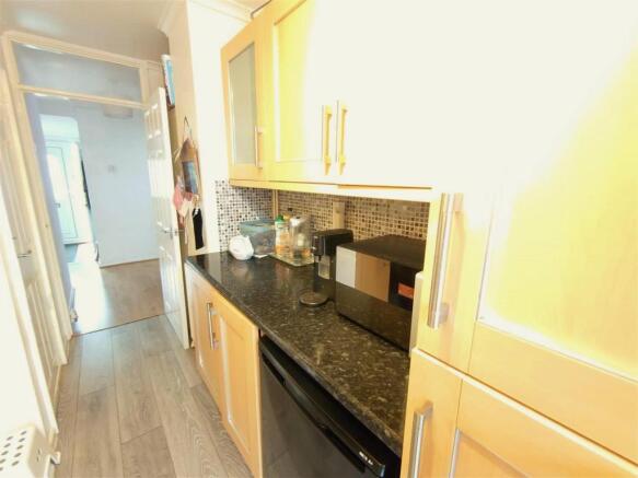 Kitchen 3.jpg