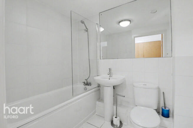 Medici Close, Ilford photo 4