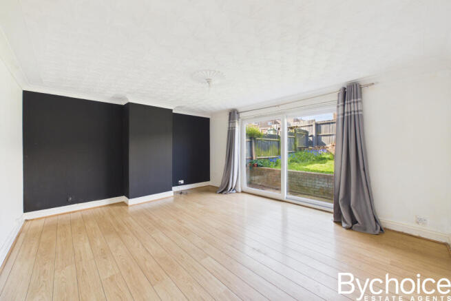 CAM05454G0-PR0150-STILL008