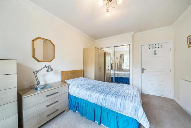 1 bed Retirement Property for sale Image 8