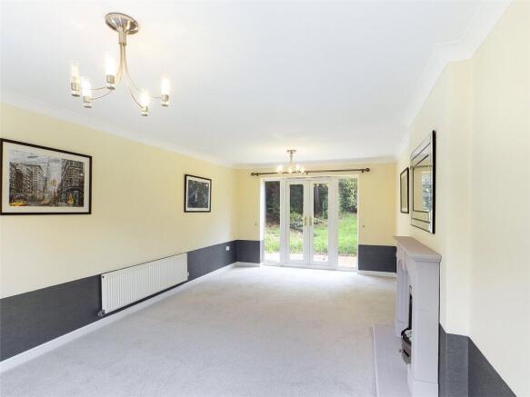 5 bed Detached for sale Image 4