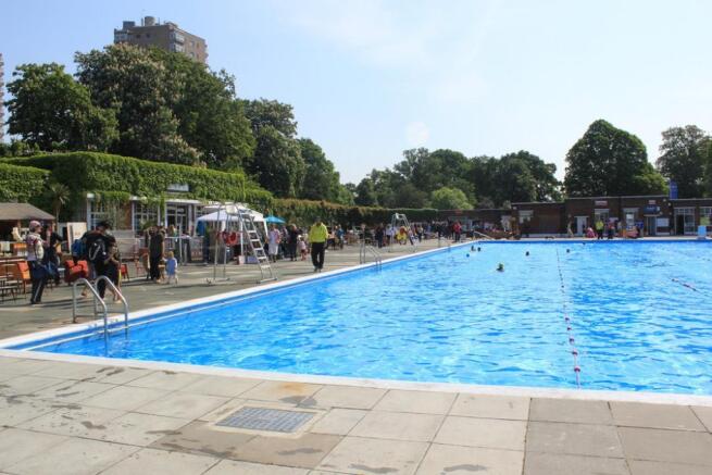 Brockwell lido