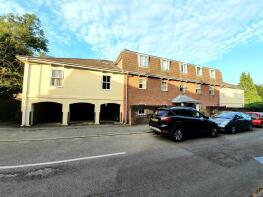 Flat 5, Ashley Court, York Mews, Alton GU34 1JU