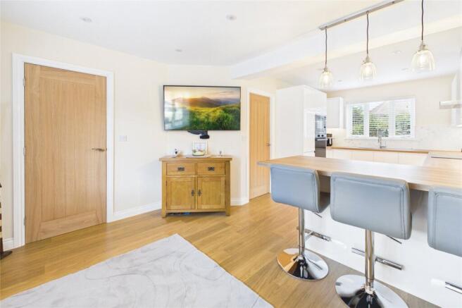 4 bed Detached for sale Image 7