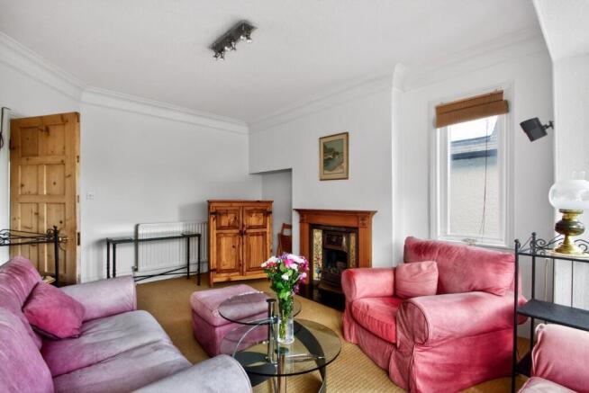 3 bed Apartment for sale Image 6