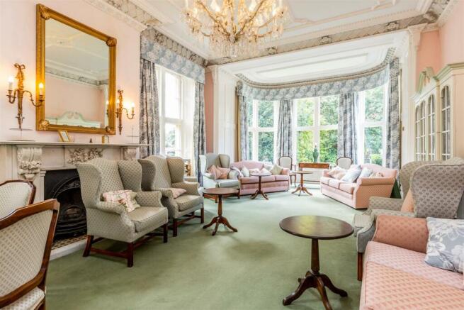 Carfax Court Redland communal living room.jpg