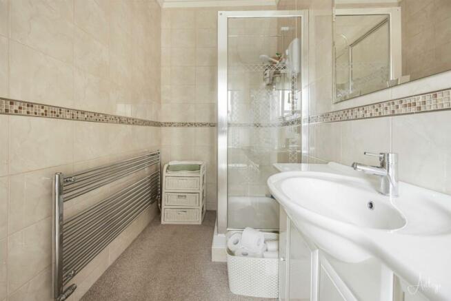 Ensuite shower room