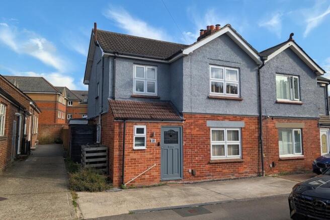 3-bed semi-detached on Kings Road, Fareham, £389,950