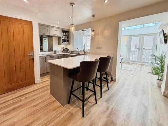 Kitchen/Breakfast Room