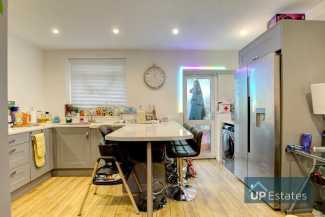 KITCHEN DINER