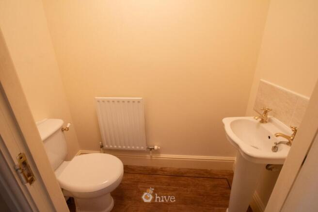 5 bed Detached for sale Image 10