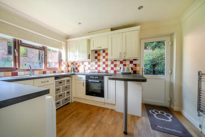 1385367-23-69302b...