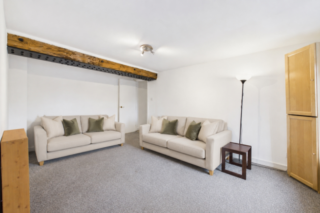 2 bed Apartment to rent Image 4