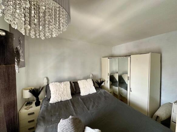 3 bed Terraced for sale Image 5