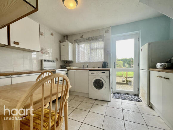 Wellfield Avenue, Luton photo 4