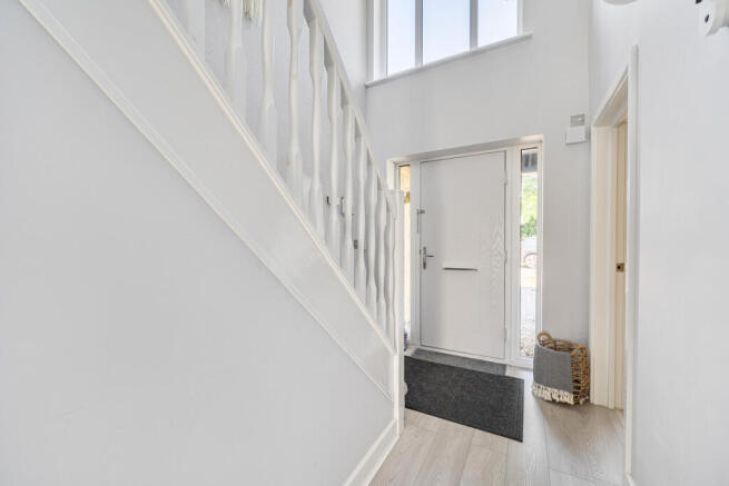 5 bed Detached for sale Image 6