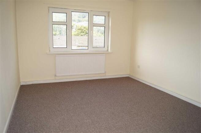 BEDROOM 1 (FRONT)