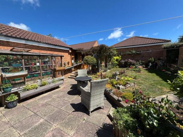3 bed Detached Bungalow for sale Image 11