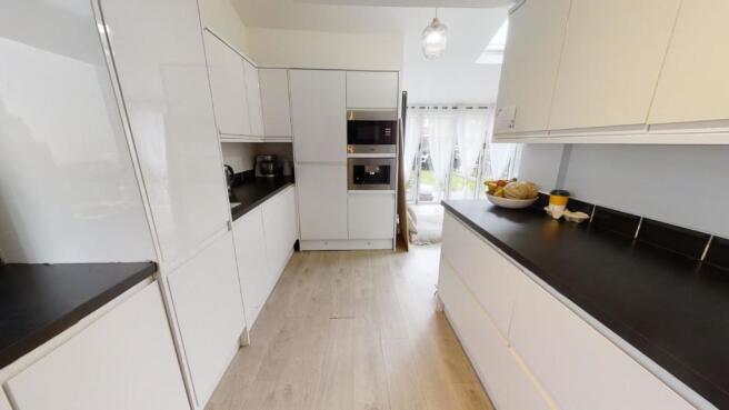 HomeDaze-presents-Radcliffe-Road-BL9-A-beautifully