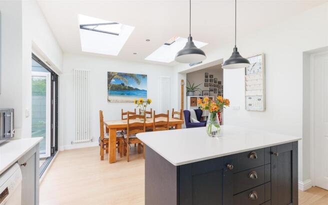 Kitchen/ Dining Area