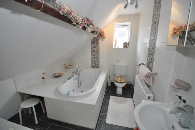 En-Suite Bathroom