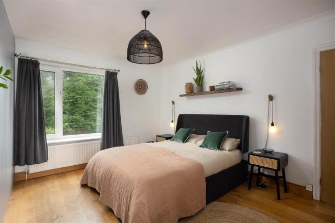 3 bed Semi-Detached for sale Image 5