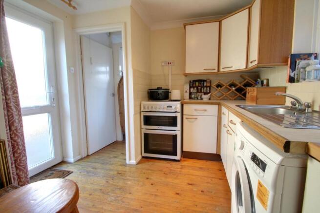 KITCHEN: