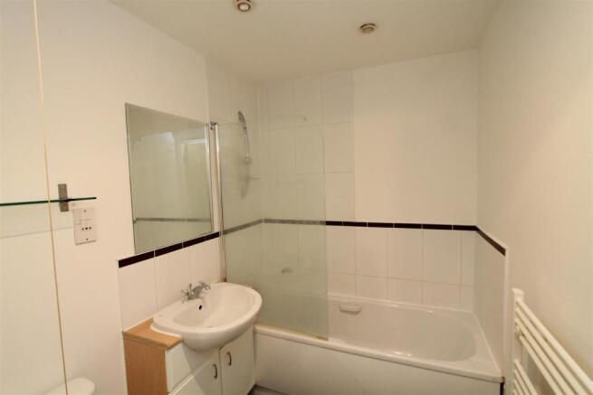 Bathroom.JPG