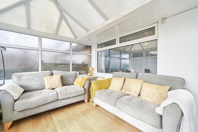3 bed Semi-Detached for sale Image 7