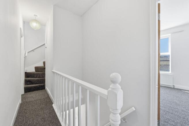 3 bed Terraced to rent Image 10