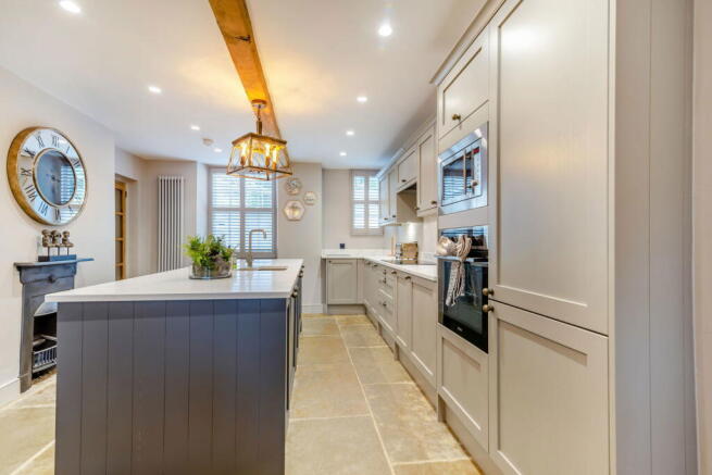 4 bed Cottage to rent Image 7