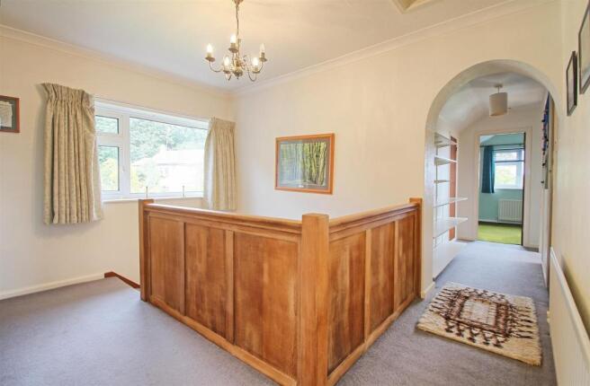 FIRST FLOOR LANDING