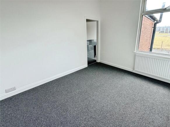 2 bed Terraced for sale Image 8