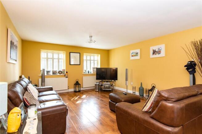 Living / Dining Area