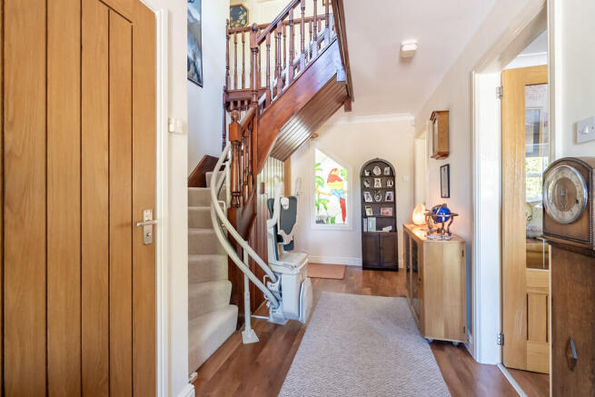 5 bed Detached for sale Image 10