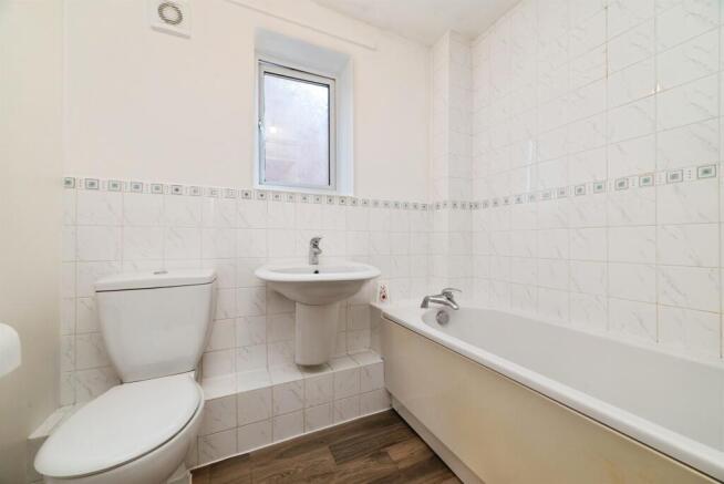 2 bed Flat for sale Image 10