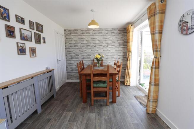7 Plasnewydd Walk, Llantwit Major, Vale of Glamorgan, CF61 2YW photo 4