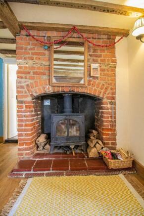 39 Cannon Street [Fireplace] 03.jpg