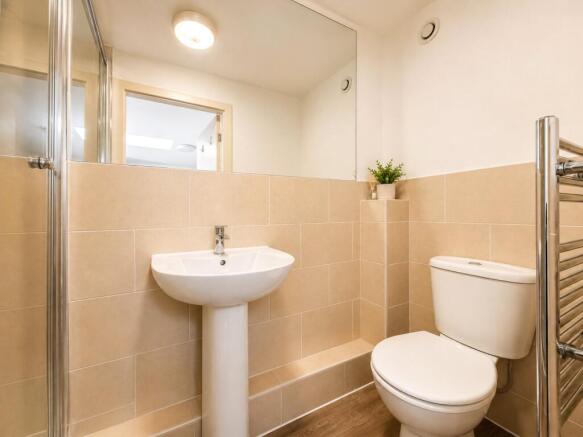 1 bed Apartment to rent Image 9